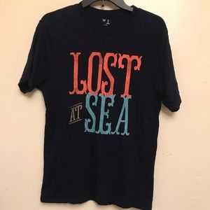 Gap  Men’s  navy blue Graphic Tee